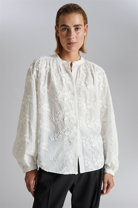 Объемная блузка с воротником-стойкой - Фото 12472803