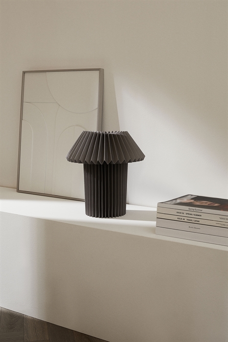 Настольная лампа с плиссированным абажуром - Фото 12473542