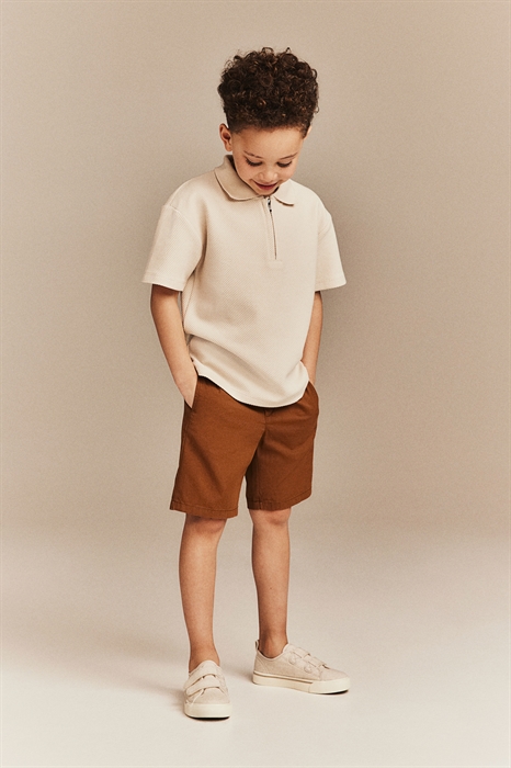 Хлопковые шорты чинос - Фото 12502655