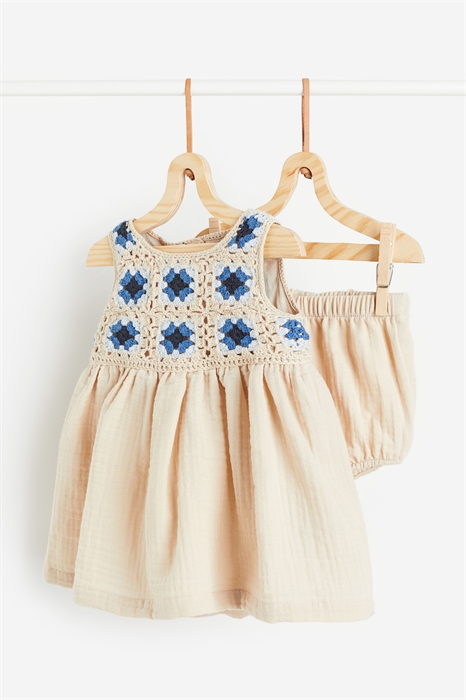 Комплект из 2 частей с платьем и трусиками для малышей - Фото 12513759