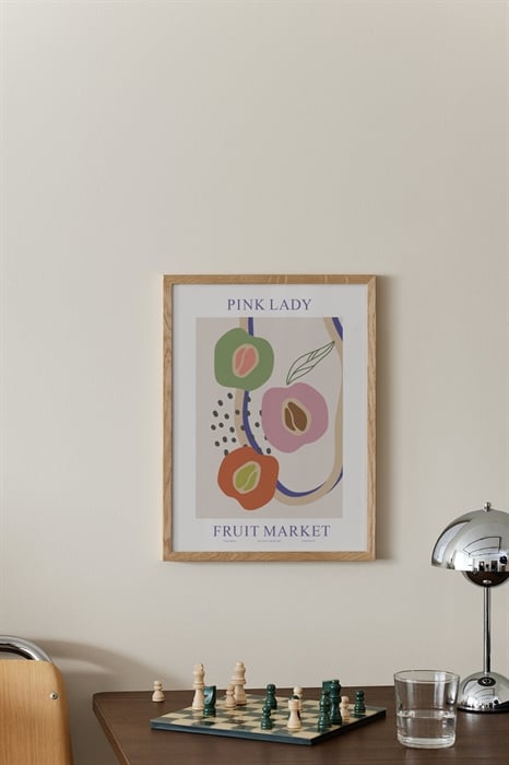 Плакат с изображением яблока на фруктовом рынке - Фото 12527021