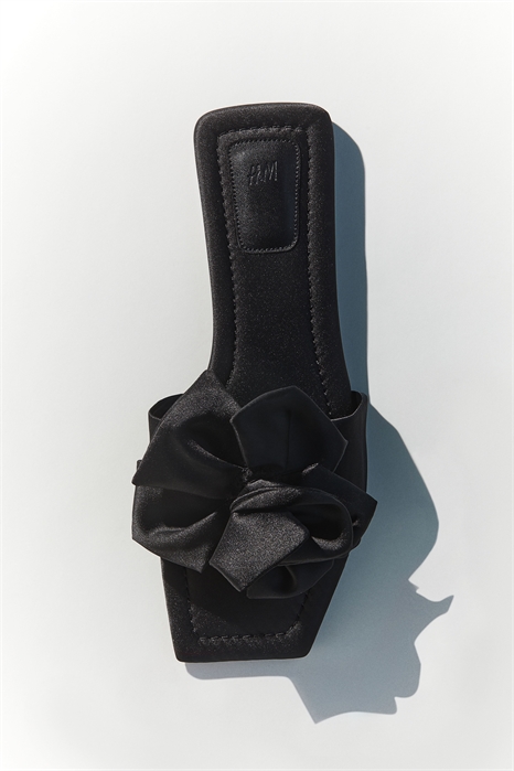 Сандалии из атласа с аппликацией 1270649001 - Фото 13508097