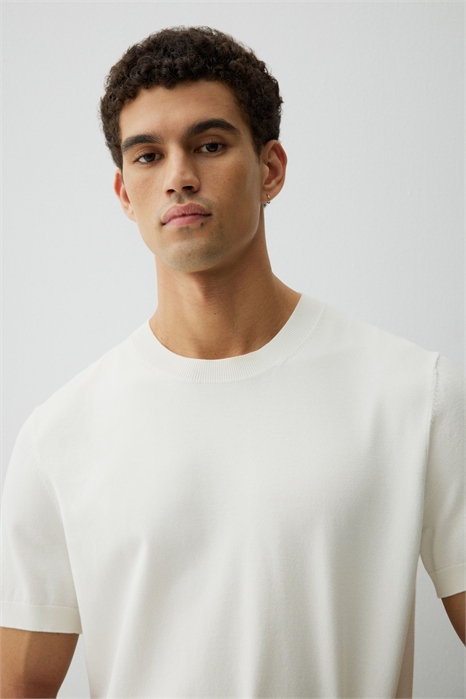 Тонкая облегающая футболка из тонкого трикотажа 1251427001 - Фото 13532655