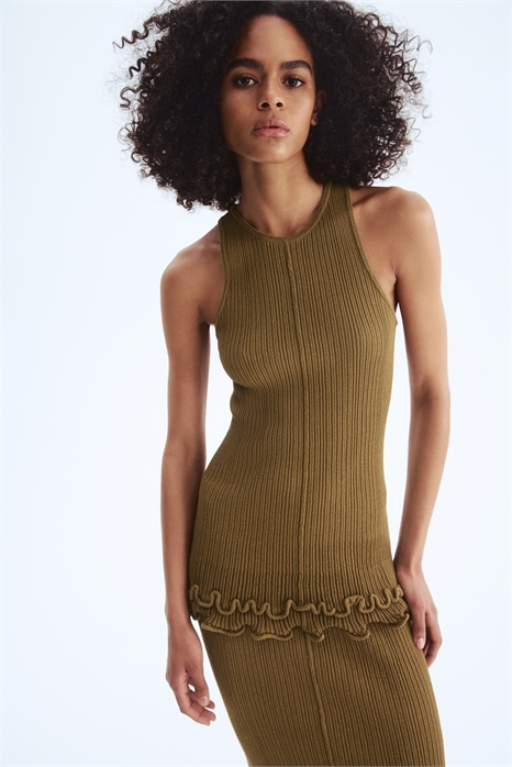 Приталенный жилет из трикотажа в рубчик 1281533001 - Фото 13534817