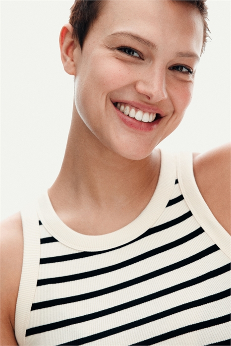 Майка из трикотажа в рубчик 1270854005 - Фото 13545384