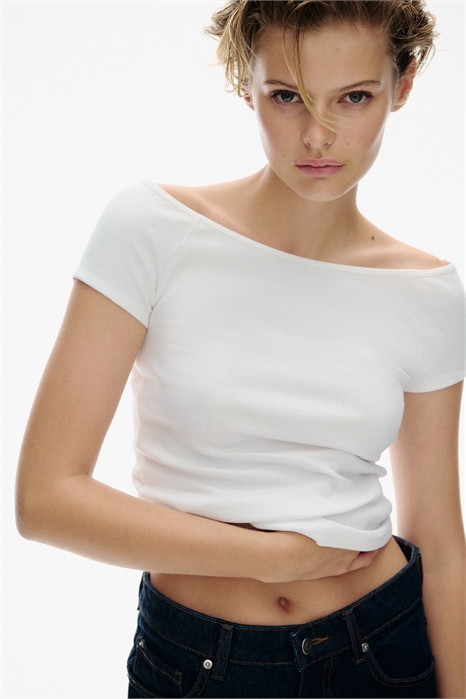 Топ с открытыми плечами в рубчик 1282200005 - Фото 13580613