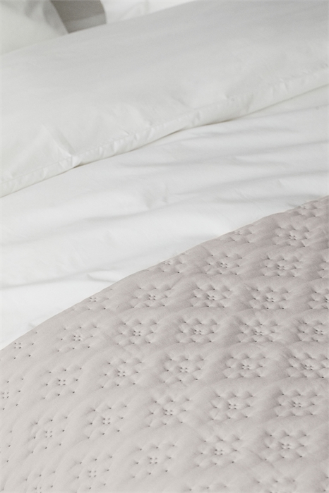 Стеганое покрывало артикул 1230497001