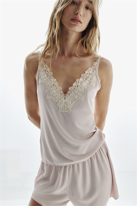Пижама из ребристого трикотажа с кружевной отделкой 1283932001 - Фото 13620674