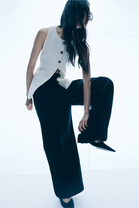 Жилет из тонкого трикотажа 1249215005 - Фото 13637797