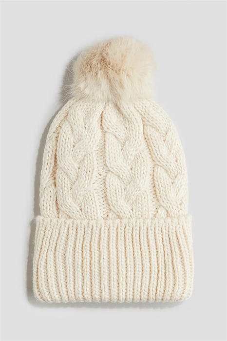 Бини с помпоном из кабельного вязания 1244870001 - Фото 13649154