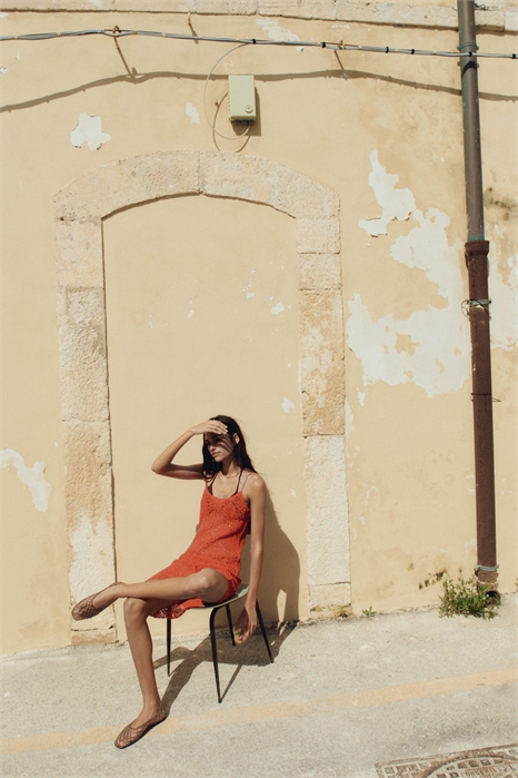 Платье на бретельках из вязаного трикотажа 1278082001 - Фото 13662198