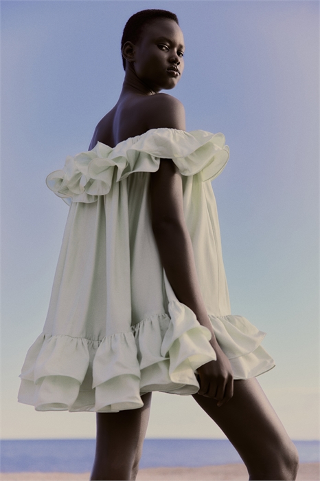 Платье с оборкой на плечах 1298081001 - Фото 13746869