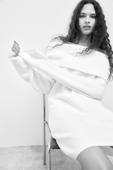 Трикотажное платье на плечах 1262871001 - Фото 13754936