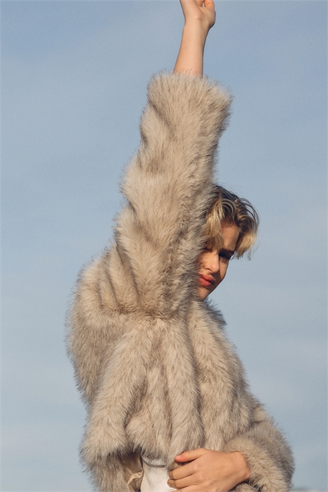 Укороченный пушистый жакет 1228430001 - Фото 13822834