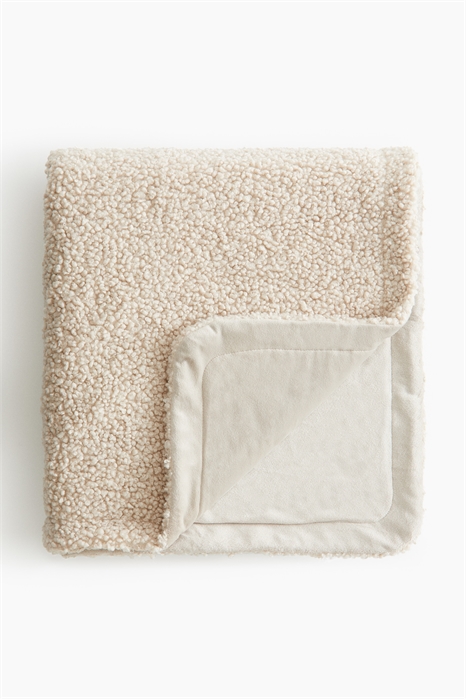 Плюшевое одеяло артикул 1216894005