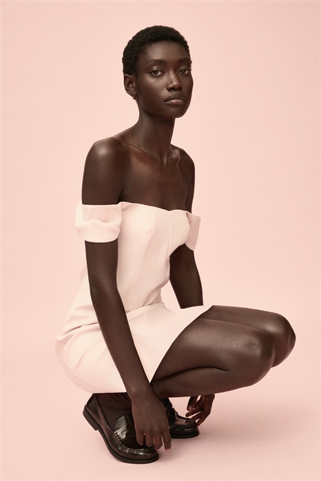 Платье с вырезом на плечах 1311525002 - Фото 13854465