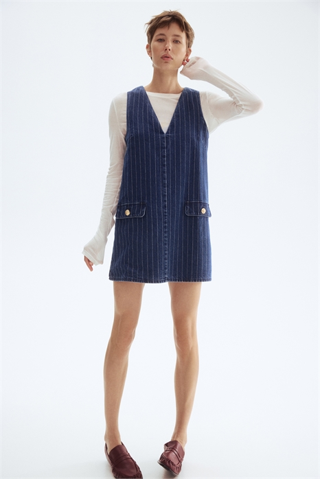 Джинсовое платье с V-образным вырезом 1308016001 - Фото 13864895