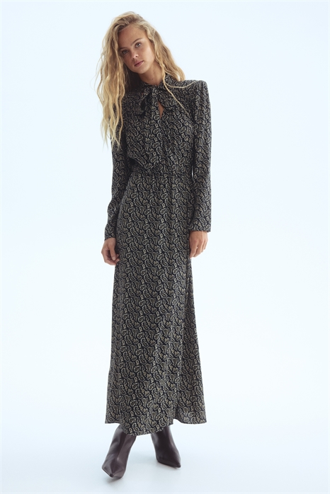 Платье с накладными плечами 1309917001 - Фото 13869611