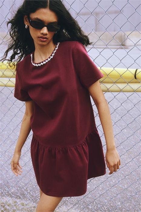 Платье, украшенное стразами 1309013001 - Фото 13877582