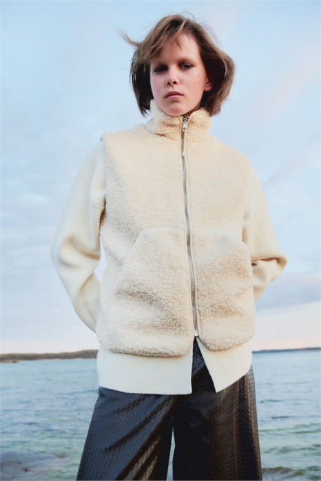 Плюшевая жилетка 1284953001 - Фото 13900368
