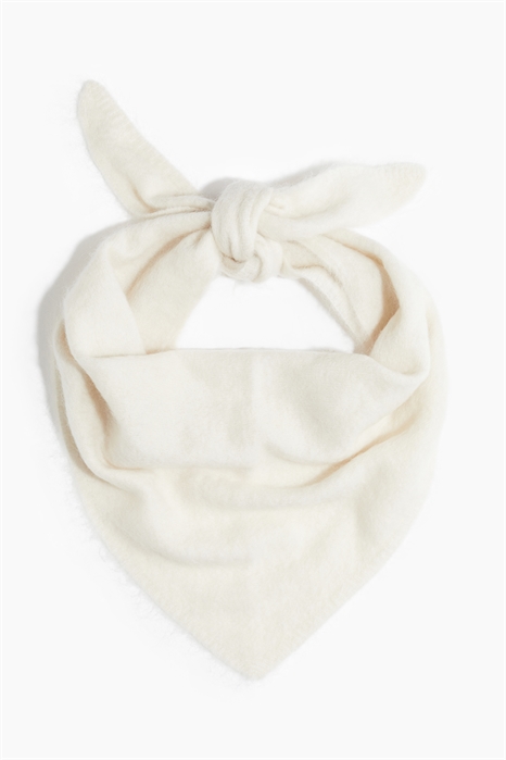 Шарф-треугольник из мохеровой смеси 1313731001 - Фото 13920407