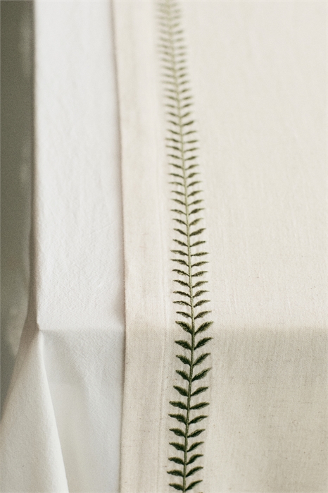 Сервировочная дорожка с вышивкой, смесовый лён 1297967002 - Фото 13922047