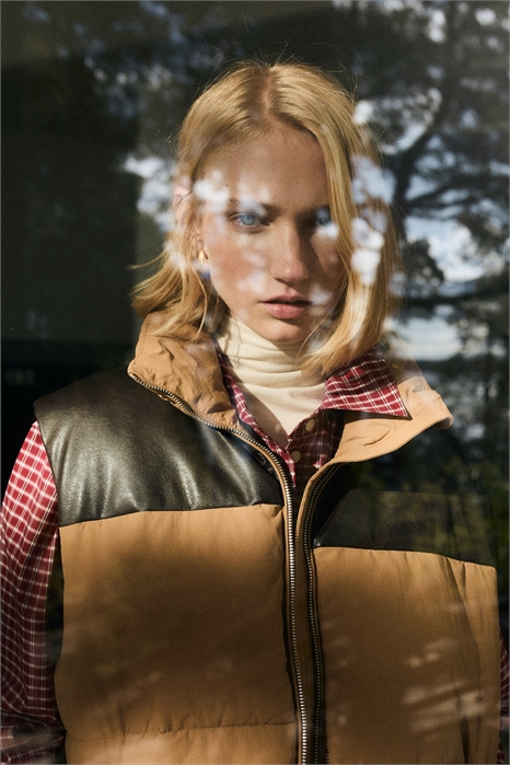 Пуховая жилетка 1303998001 - Фото 13979984