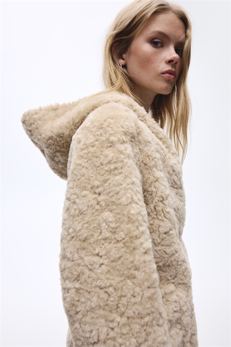 Плюшевая куртка с капюшоном 1313212003 - Фото 13982456