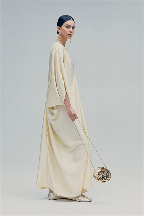 Платье-кафтан из атласа 1263476001 - Фото 13984662