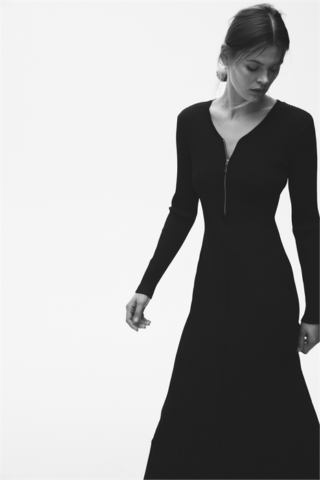 Платье из трикотажа в рубчик 1306545001 - Фото 13987536