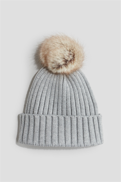 Шапка с помпоном из ребристой вязки 1167556007 - Фото 13988321