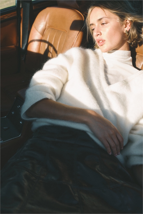 Джемпер из мохеровой смеси в стиле оверсайз 1248344007 - Фото 13989791