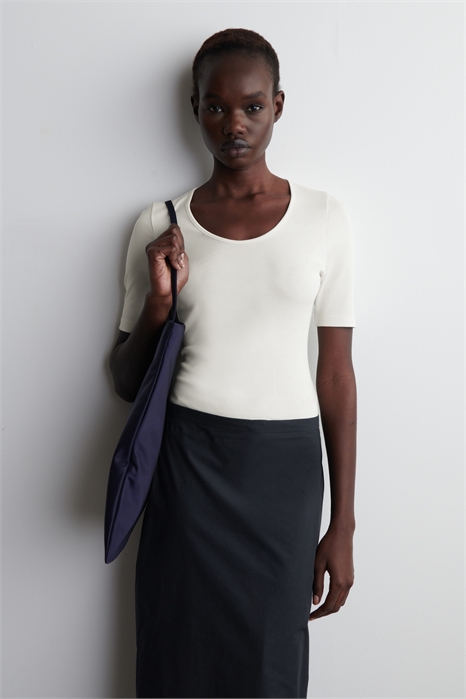 Тонкая футболка из хлопка с обрывным вырезом 1272305002 - Фото 14067469