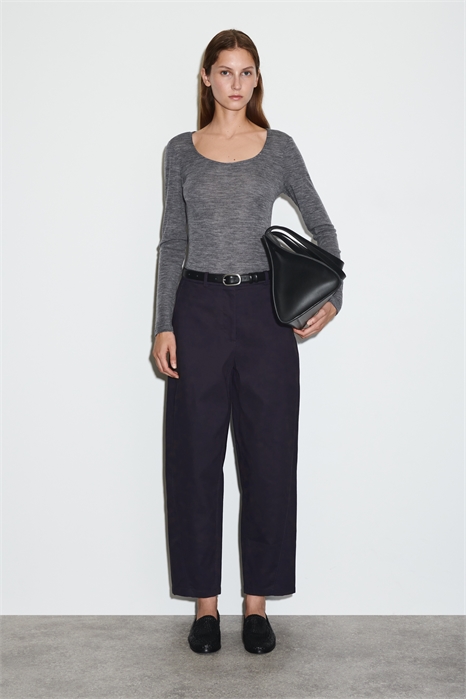 Хлопковые чиносы с бочкообразными ногами 1300093001 - Фото 14098768