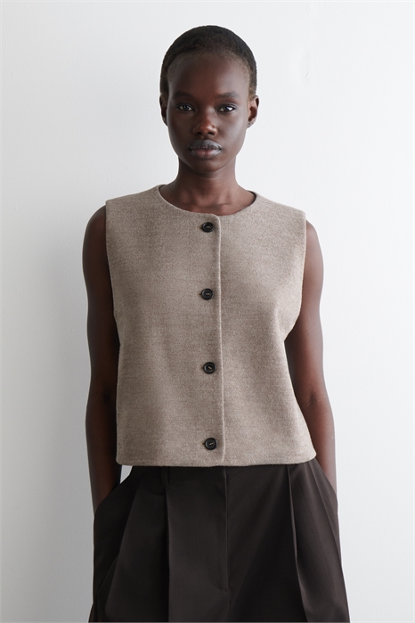 Жилет из вареной мериносовой шерсти артикул 1301894002
