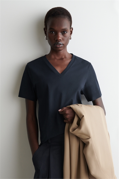 Хлопковая футболка с V-образным вырезом 1277147008 - Фото 14114524