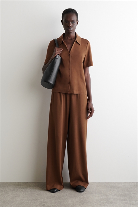 Брюки-джоггинсы из струящегося трикотажа 1299417002 - Фото 14120663