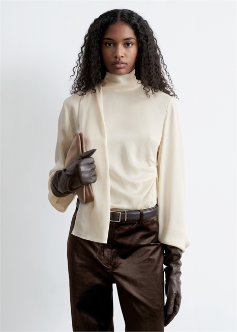 Атласная блузка с отделкой шарфом 1290054002 - Фото 14127311