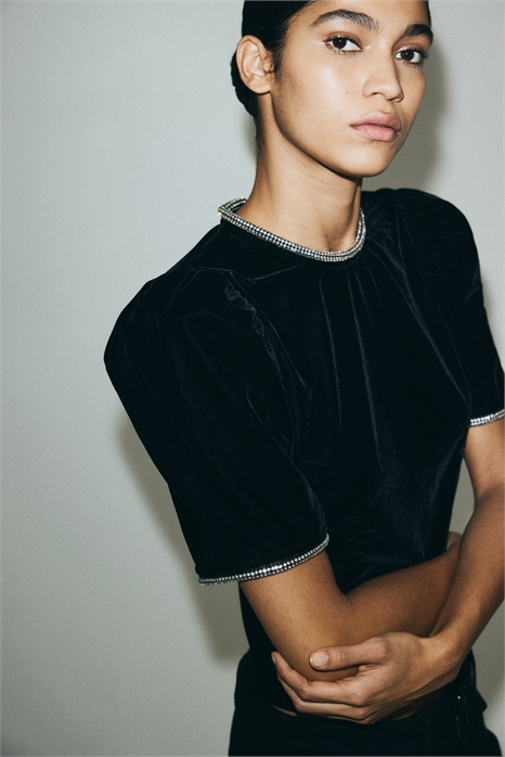 Бархатный топ, украшенный стразами 1313693001 - Фото 14129591