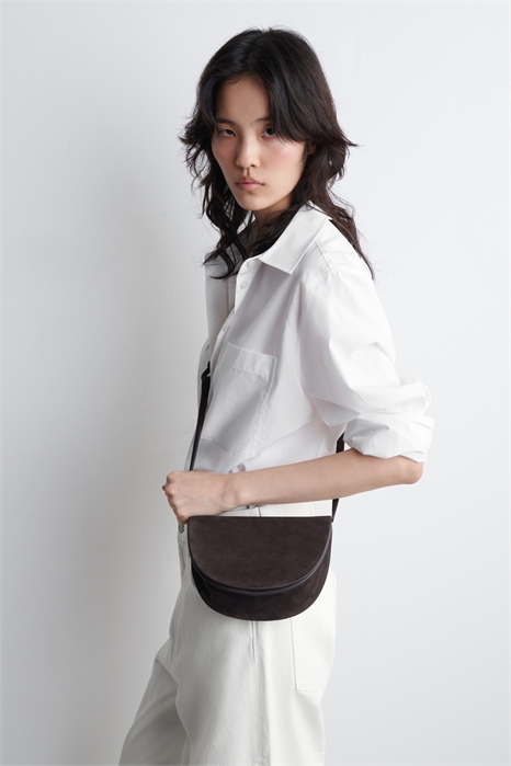 Изогнутая сумка кроссбоди - замша 1294410001 - Фото 14139518