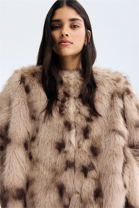 Пушистое пальто 1310445005 - Фото 14142335