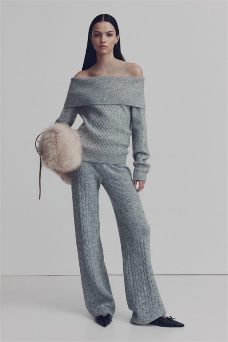 Джемпер с отворотом на плечо 1310982002 - Фото 14143365