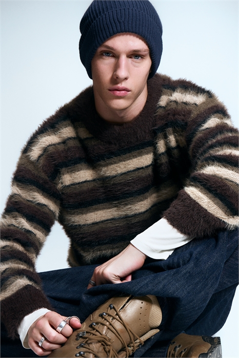 Расслабленный вязаный свитер в полоску 1300748004 - Фото 14149108