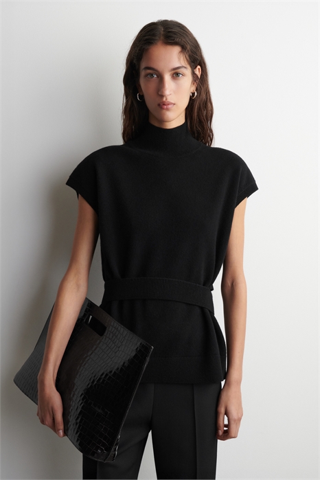 Шерстяной жилет с поясом и воронкой на шее 1317127002 - Фото 14158614