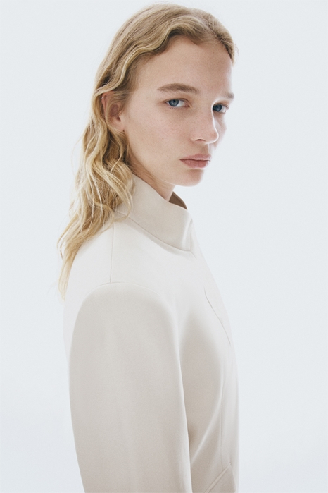 Блейзер с отделкой брошью 1307730001 - Фото 14160920