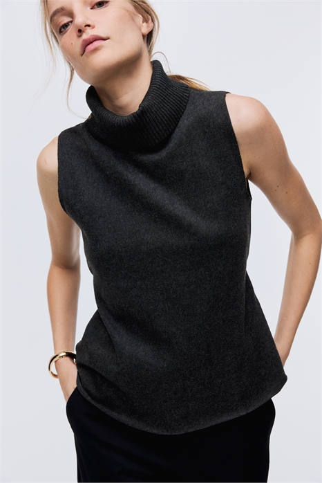 Топ с водолазкой артикул 1331563004