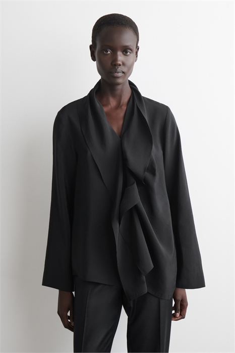 Блузка с оборками и драпировкой артикул 1326240002