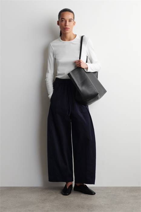 Эластичные вельветовые брюки с бочкообразными ногами 1324161001 - Фото 14175048