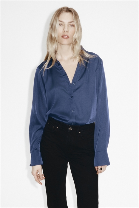 Блузка с V-образным вырезом артикул 0939703133