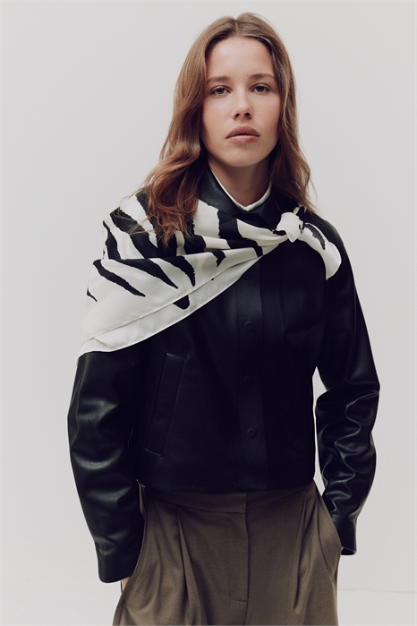 Шарф с узором артикул 1229036089